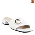 Бели кожени дамски елегантни чехли със златист аксесоар 21636-2