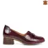 Лачени дамски ежедневни обувки в бордо на ток 21012-4