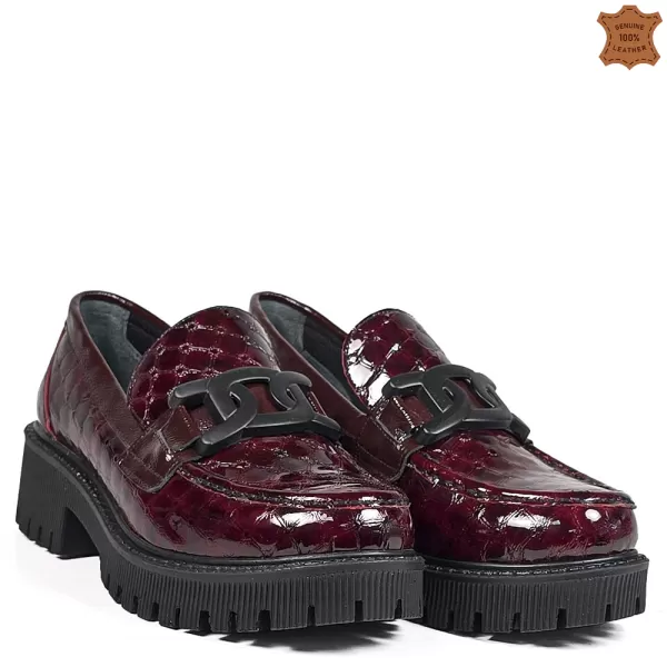 Модерни дамски обувки от естествен лак в бордо 21102-3