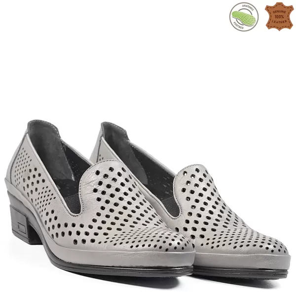 Сиви дамски летни обувки с нисък ток от естествена кожа 21195-4