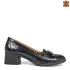 Дамски ежедневни обувки с ток от естествен лак в черно 21199-1