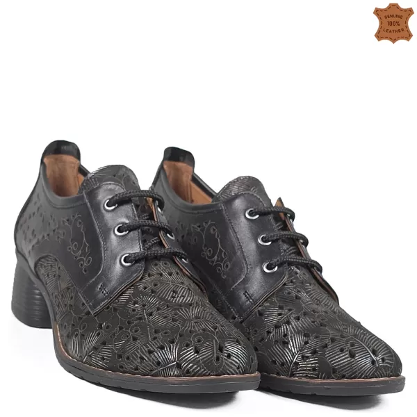 Кожени дамски летни обувки с връзки в черно 21207-5