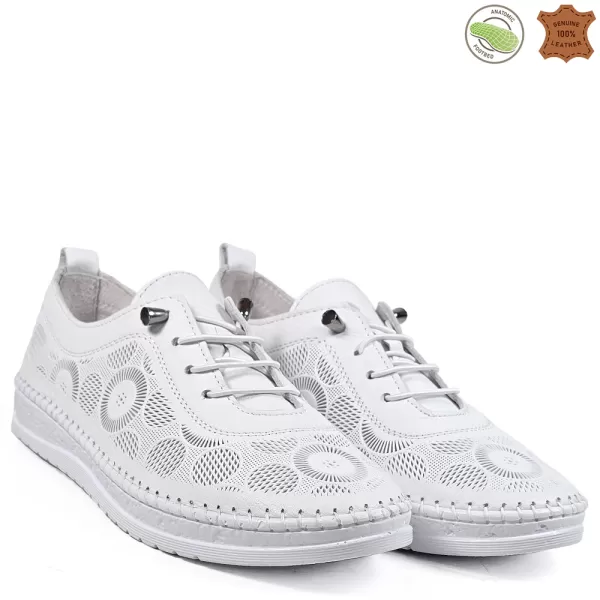 Дамски ежедневни обувки с равна подметка в бял цвят 21233-5