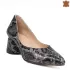 Дамски елегантни обувки от ефектна кожа в сиво и черно 21477-1