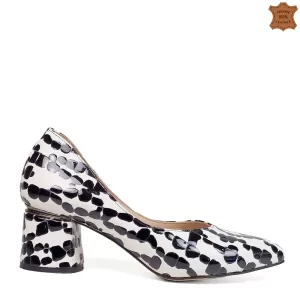 Дамски елегантни обувки от ефектна кожа в бяло и черно 21477-2