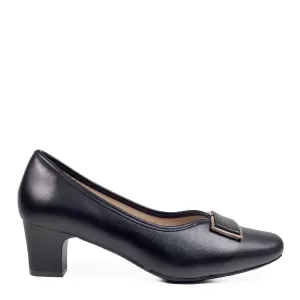 Дамски елегантни обувки в черен цвят на среден ток...