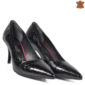 Лачени дамски елегантни обувки в черно на ток 2153...