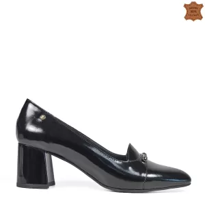 Елегантни дамски обувки от естествен лак в черно н...