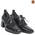 Лачени елегантни дамски обувки в черно със среден ...