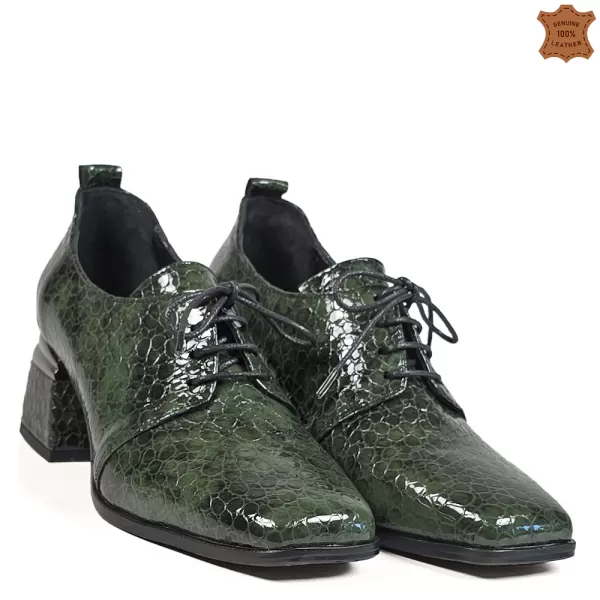 Лачени елегантни дамски обувки в зелено със среден ток 21538-3