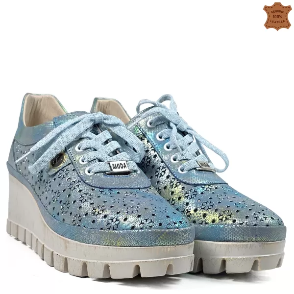 Дамски пролетно летни обувки в преливащо светло синьо 21541-5