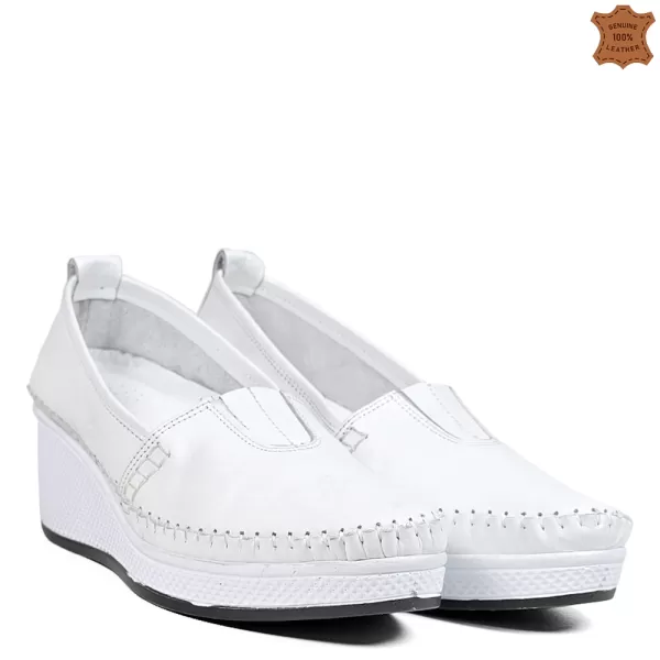 Бели кожени дамски ежедневни обувки на платформа 21551-1