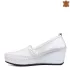 Бели кожени дамски ежедневни обувки на платформа 21551-1