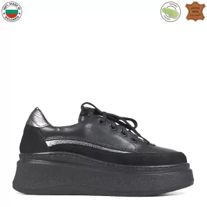 Български дамски спортни обувки в черно от кожа и велур 21553-1