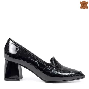 Ефектни дамски елегантни обувки от черен лак 21562...