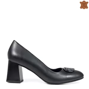 Черни елегантни дамски обувки с красива брошка 215...