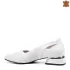Елегантни дамски пролетни обувки в бял цвят с нисък ток 21580-1