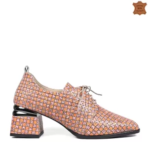 Елегантни дамски кожени обувки в оранжево със среден ток 21605-3