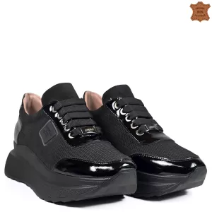 Черни дамски спортни обувки с равна платформа 21610-1