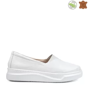 Дамски ежедневни обувки в бяло с анатомична стелка 21615-1
