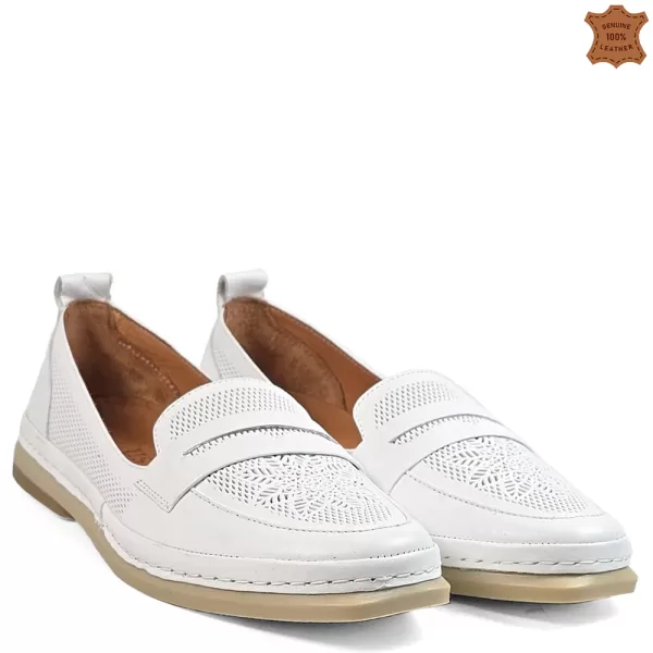 Дамски обувки тип мокасини от естествена кожа в бяло 21629-6