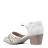 Пролетно летни дамски обувки в бял цвят на среден ток 21661-2