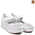 Кожени дамски летни обувки в бяло с велкро 21670-2...