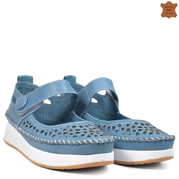 Кожени дамски летни обувки в син цвят с велкро 21670-4
