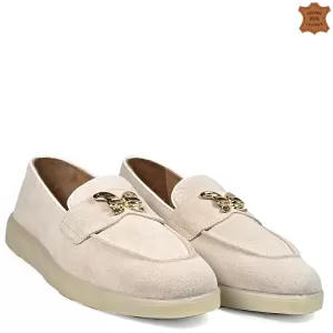 Дамски обувки тип мокасини от велур в бежов цвят 21673-1