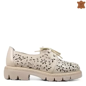 Бежови дамски обувки от естествена кожа с перфорация 21715-1