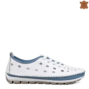 Дамски равни летни обувки в бяло и синьо 24042-7...