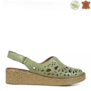 Зелени дамски сандали от естествена кожа с перфорация 21556-1