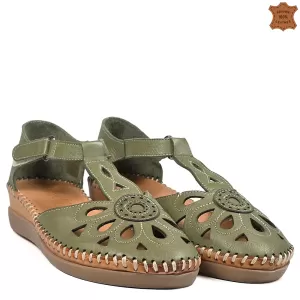Дамски сандали от естествена кожа с перфорация в зелено 21674-1