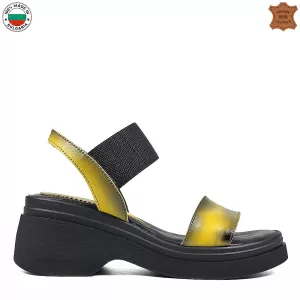 Български дамски сандали с ластик на платформа в жълто 21727-2