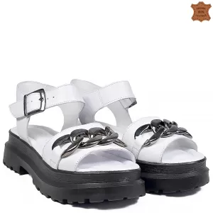 Модерни дамски сандали от естествена кожа в бяло 21740-3
