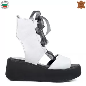 Модерни дамски български сандали в бял цвят 21745-...