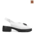 Дамски ежедневни сандали в бял цвят на нисък ток 21807-1