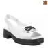 Дамски ежедневни сандали в бял цвят на нисък ток 21807-1