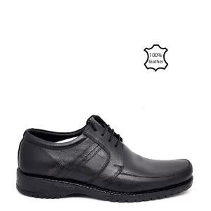 Удобни мъжки обувки от естествена кожа в черно...