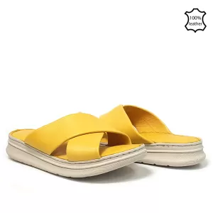 Дамски чехли от естествена кожа в жълт цвят...