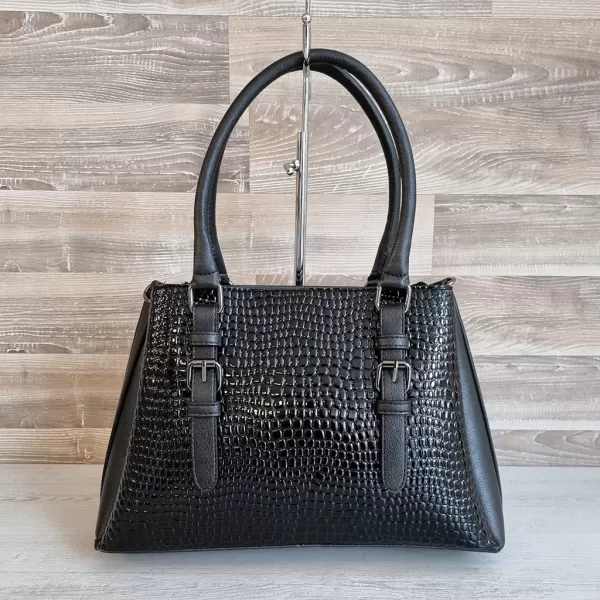 Черна дамска чанта в лак и кожа 73067-1