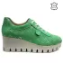 Зелени дамски летни обувки на платформа