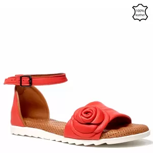Червени равни дамски сандали със затворена пета
