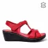 Дамски сандали от естествена кожа в червено 23941-2