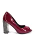 Дамски лачени елегантни обувки с красив ток в бордо