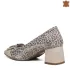 Бежови дамски елегантни обувки на среден ток 21155-2