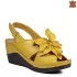 Жълти дамски сандали от естествена кожа с голямо цвете 21285-1