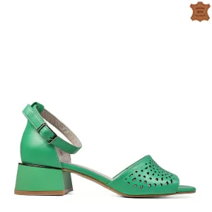 Зелени елегантни дамски сандали със затворена пета 21410-2
