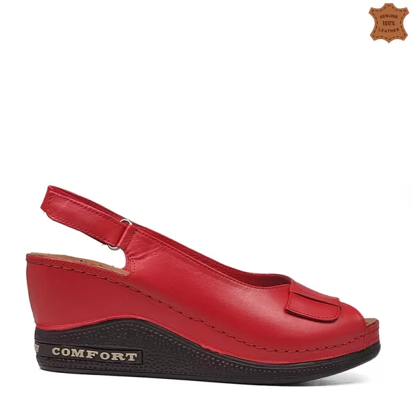 Комфортни червени дамски сандали с платформа 24110-3