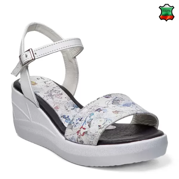 Български бели дамски сандали с цветен принт с платформа 24133-2